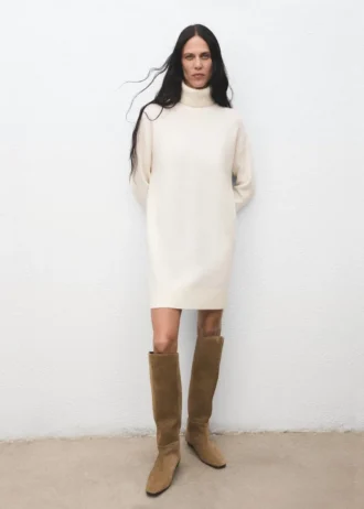 Robe en maille à col roulé