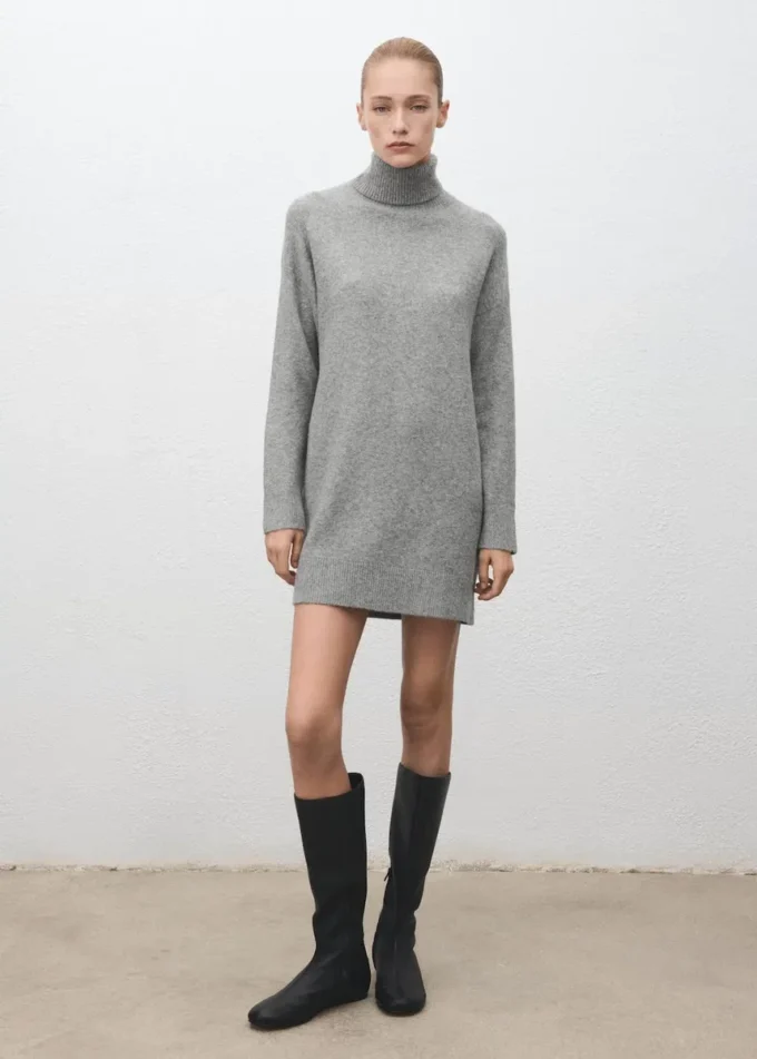 Robe en maille à col roulé