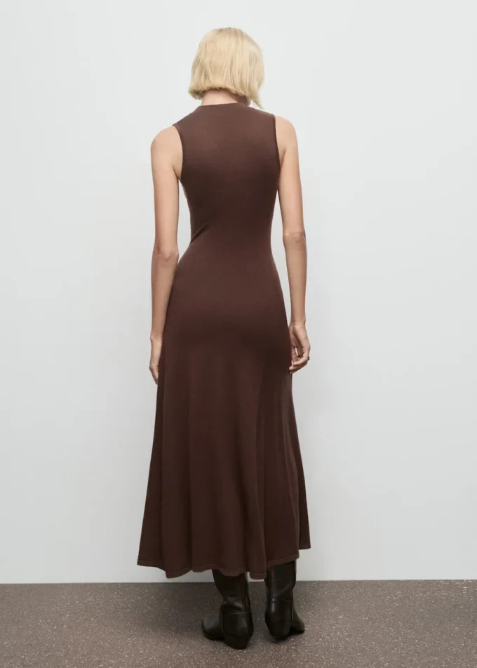 Robe en maille à col roulé