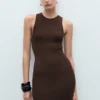Robe en maille à encolure dos nu Robe en maille à encolure dos nu
