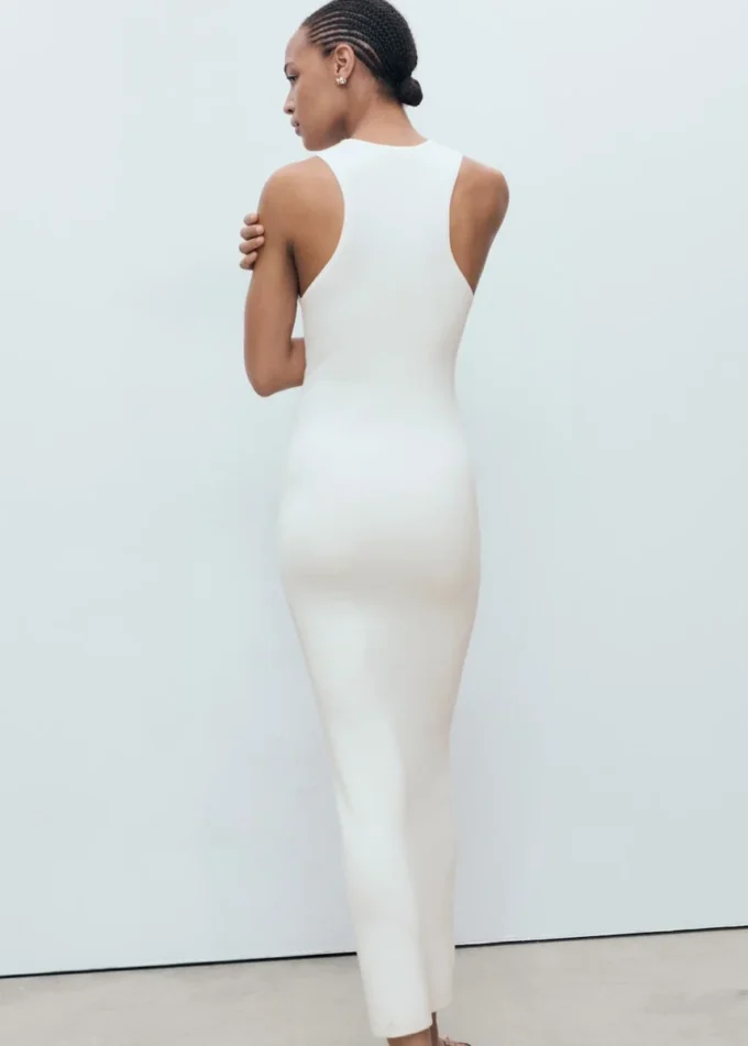 Robe en maille à encolure dos nu