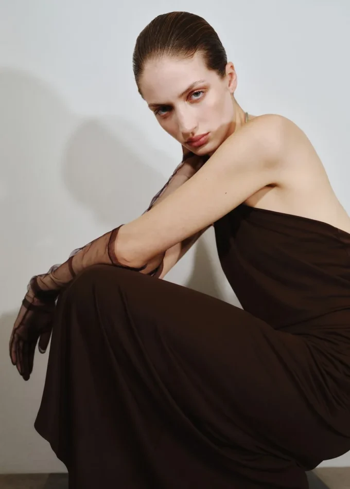Robe en maille fine avec col ras du cou Robe en maille fine avec col ras du cou