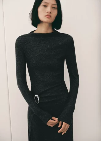 Robe en maille fine avec détail métallique