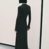 Robe en maille fine avec détail métallique Robe en maille fine avec détail métallique