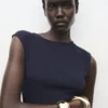 Robe en maille fine avec fronces sur les côtés Robe en maille fine avec fronces sur les côtés