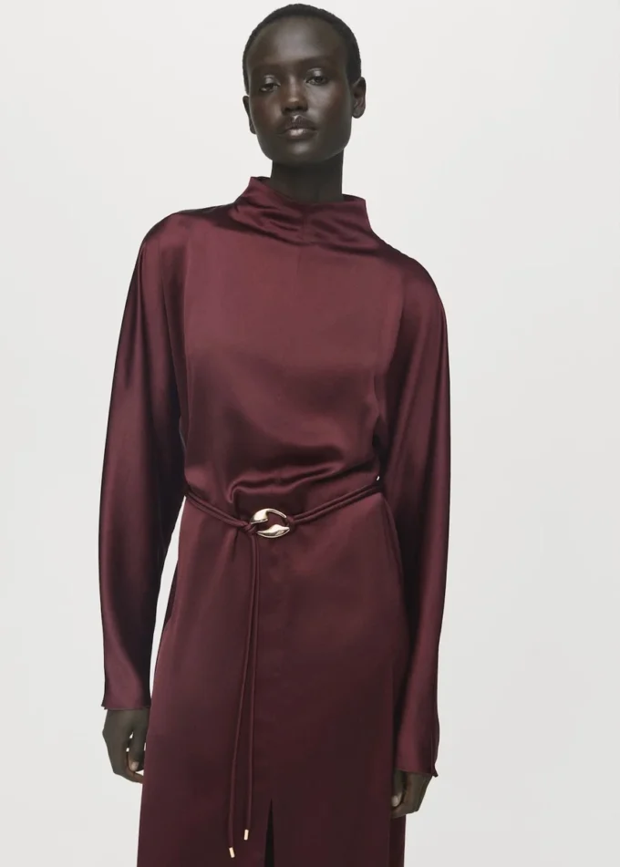 Robe en satin à ceinture Robe en satin à ceinture