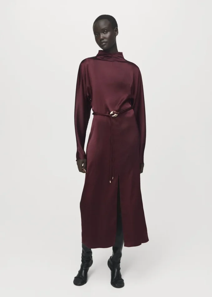 Robe en satin à ceinture Robe en satin à ceinture