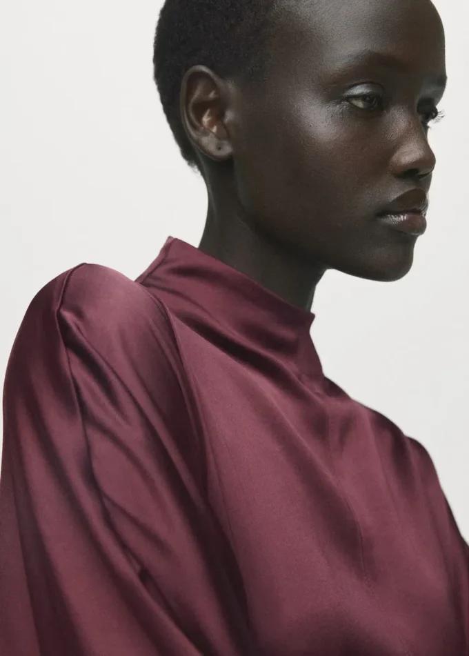 Robe en satin à ceinture Robe en satin à ceinture