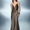 Robe en satin à col en V Robe en satin à col en V