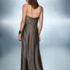 Robe en satin à col en V Robe en satin à col en V