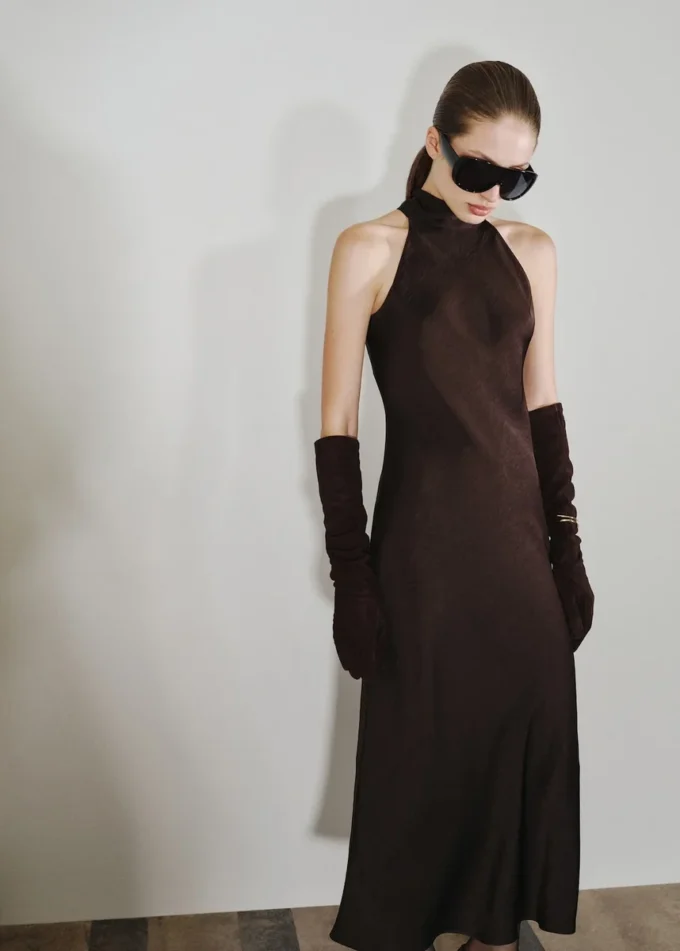 Robe en satin effet froissé Robe en satin effet froissé