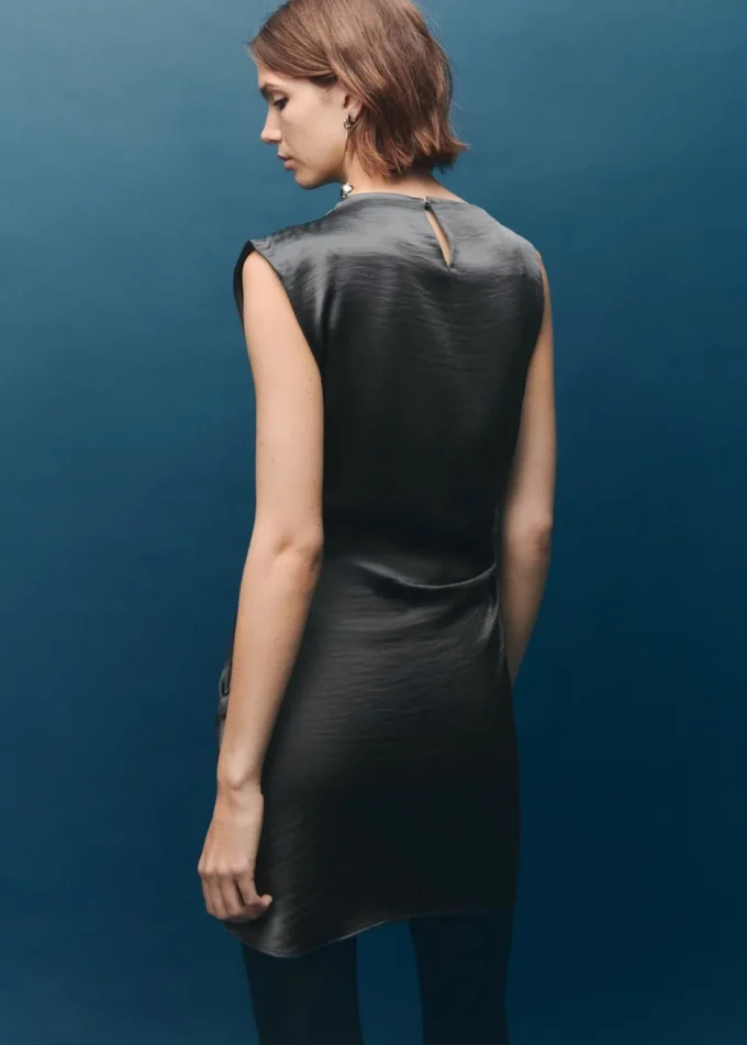 Robe en satin effet froissé Robe en satin effet froissé