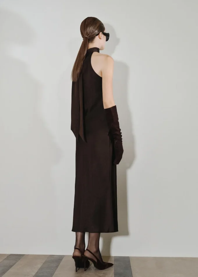 Robe en satin effet froissé Robe en satin effet froissé