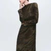 Robe en satin à imprimé animal Robe en satin à imprimé animal