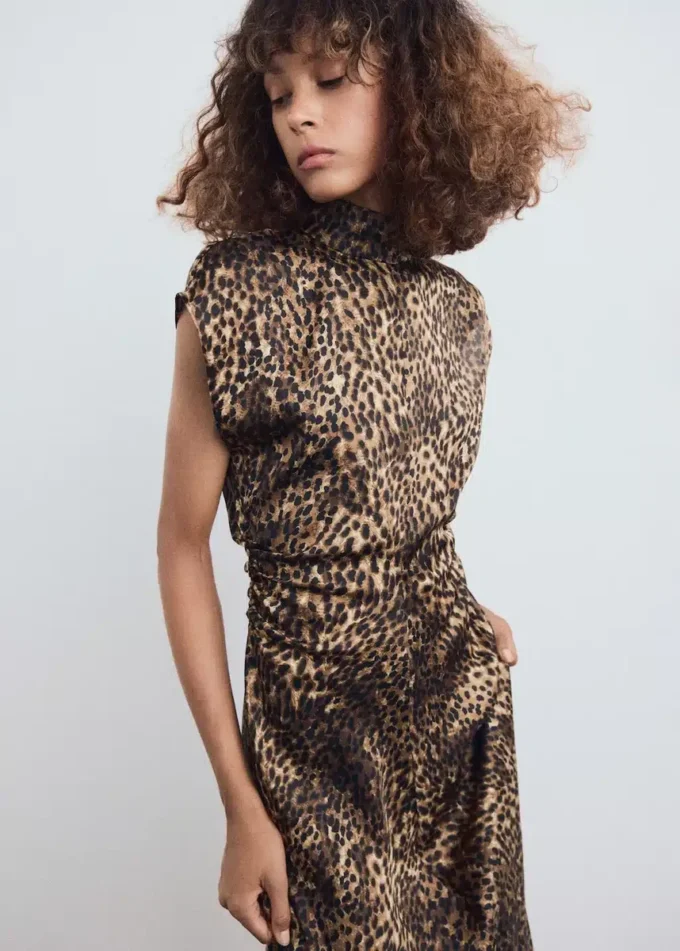 Robe en satin imprimé léopard Robe en satin imprimé léopard