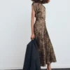 Robe en satin imprimé léopard Robe en satin imprimé léopard