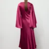 Robe en satin à manches évasées Robe en satin à manches évasées