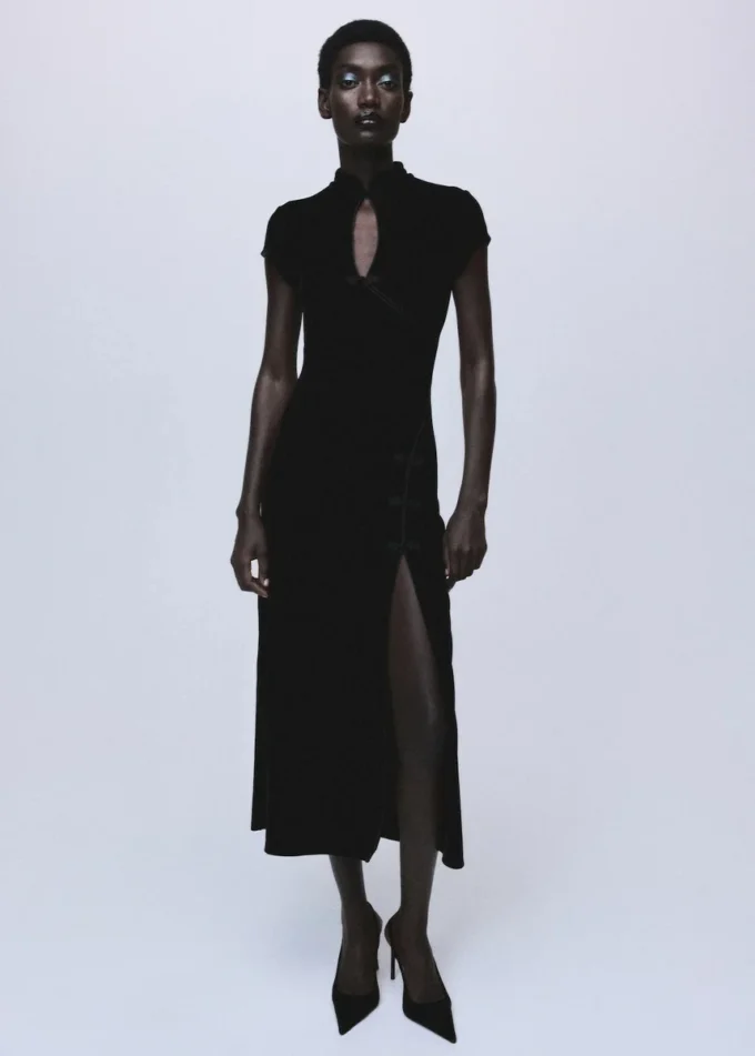 Robe en velours avec boutons-pression et fente Robe en velours avec boutons-pression et fente