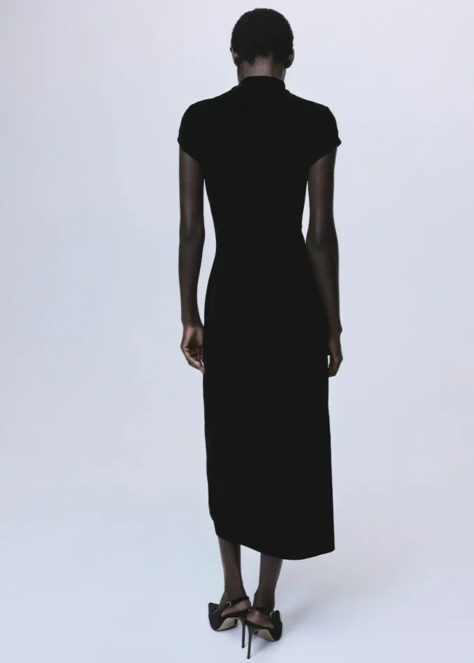 Robe en velours avec boutons-pression et fente Robe en velours avec boutons-pression et fente