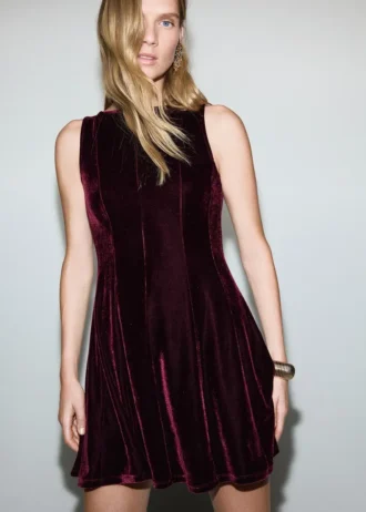 Robe en velours avec coutures