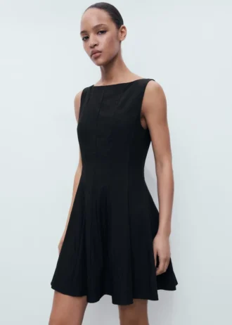 Robe à encolure bateau et plis