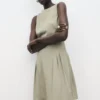 Robe à encolure bateau et plis Robe à encolure bateau et plis