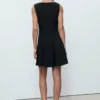 Robe à encolure bateau et plis Robe à encolure bateau et plis
