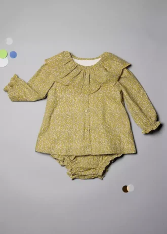 Robe et barboteuse à volants Robe et barboteuse à volants