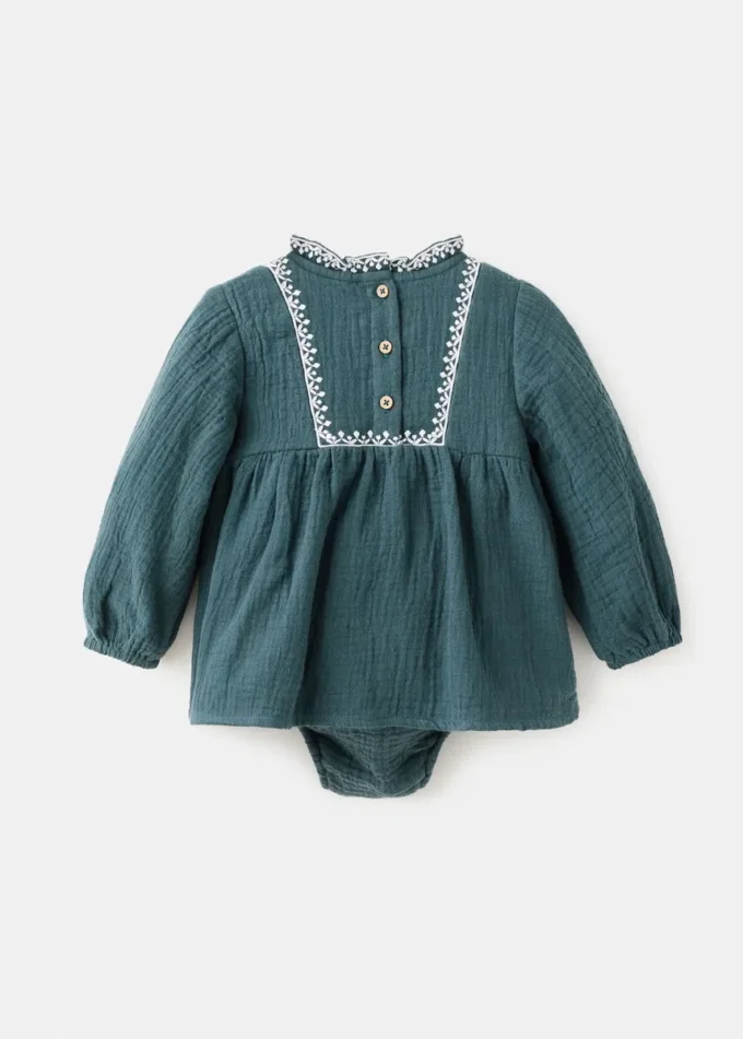 Robe et grenouille avec détails brodés Robe et grenouille avec détails brodés