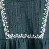 Robe et grenouille avec détails brodés Robe et grenouille avec détails brodés