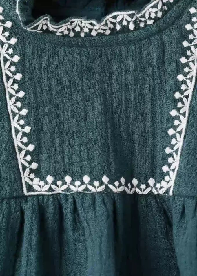 Robe et grenouille avec détails brodés Robe et grenouille avec détails brodés