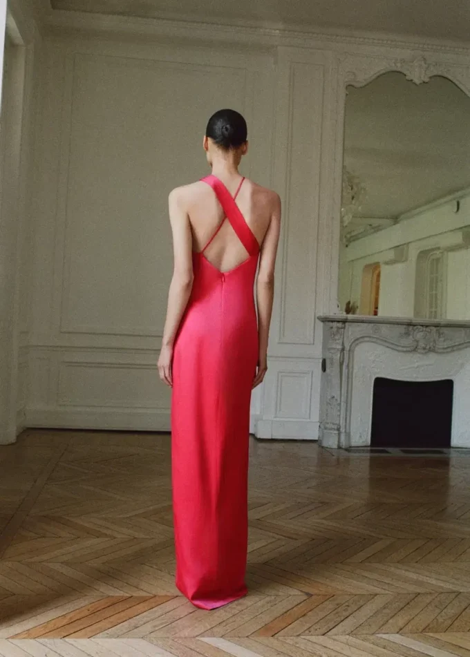 Robe fendue à encolure croisée Robe fendue à encolure croisée