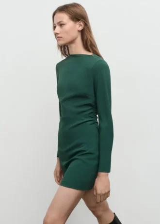 Robe froncée à encolure bateau