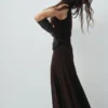 Robe à godets avec ouverture dans le dos Robe à godets avec ouverture dans le dos