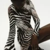 Robe imprimé zèbre à manches évasées Robe imprimé zèbre à manches évasées