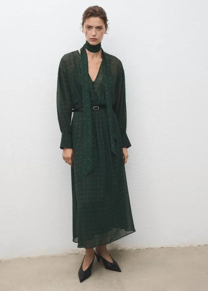 Robe imprimée avec foulard Robe imprimée avec foulard