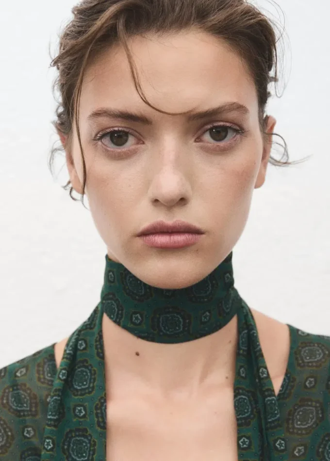 Robe imprimée avec foulard Robe imprimée avec foulard