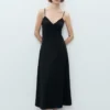 Robe longue avec encolure en nœud Robe longue avec encolure en nœud