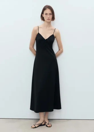 Robe longue avec encolure en nœud