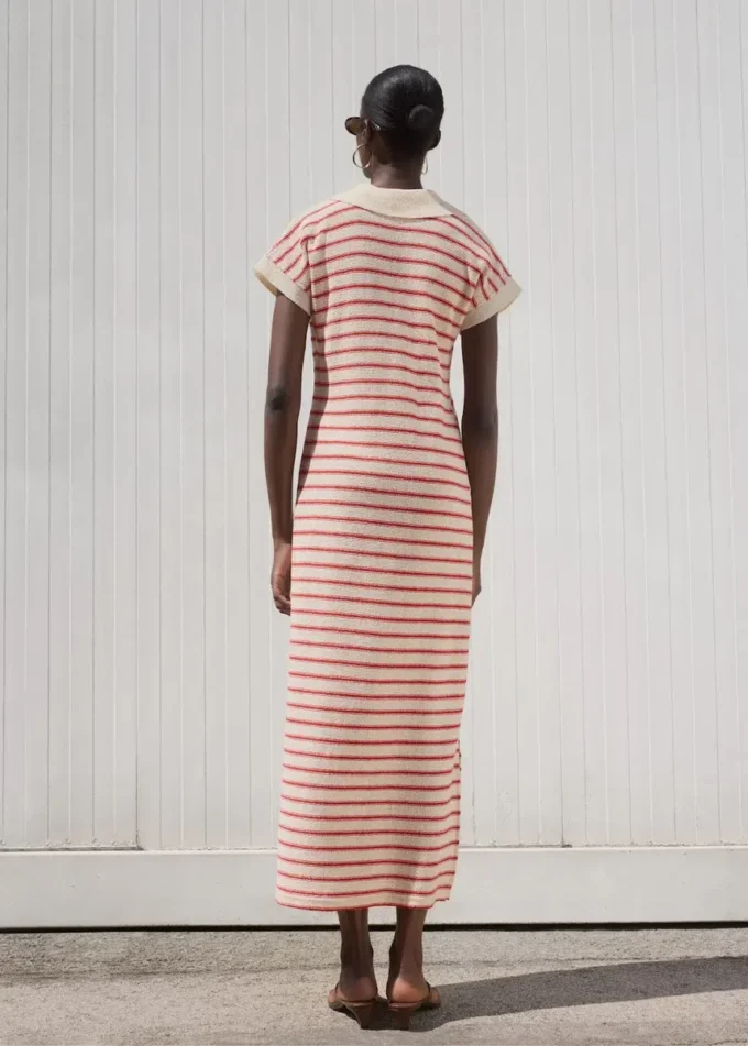 Robe longue en maille rayée Robe longue en maille rayée
