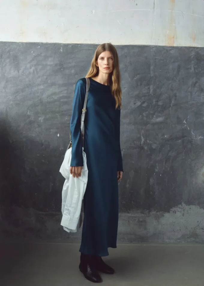 Robe longue en satin Robe longue en satin