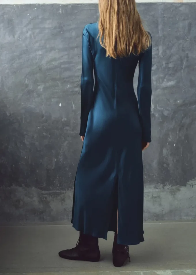Robe longue en satin Robe longue en satin