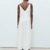 Robe longue à encolure en V Robe longue à encolure en V