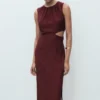 Robe midi avec découpes Robe midi avec découpes