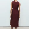 Robe midi avec découpes Robe midi avec découpes