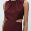 Robe midi avec découpes Robe midi avec découpes
