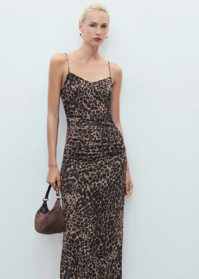 Robe midi froncée à imprimé léopard Robe midi froncée à imprimé léopard