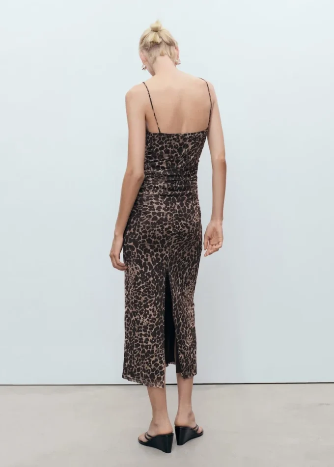 Robe midi froncée à imprimé léopard Robe midi froncée à imprimé léopard