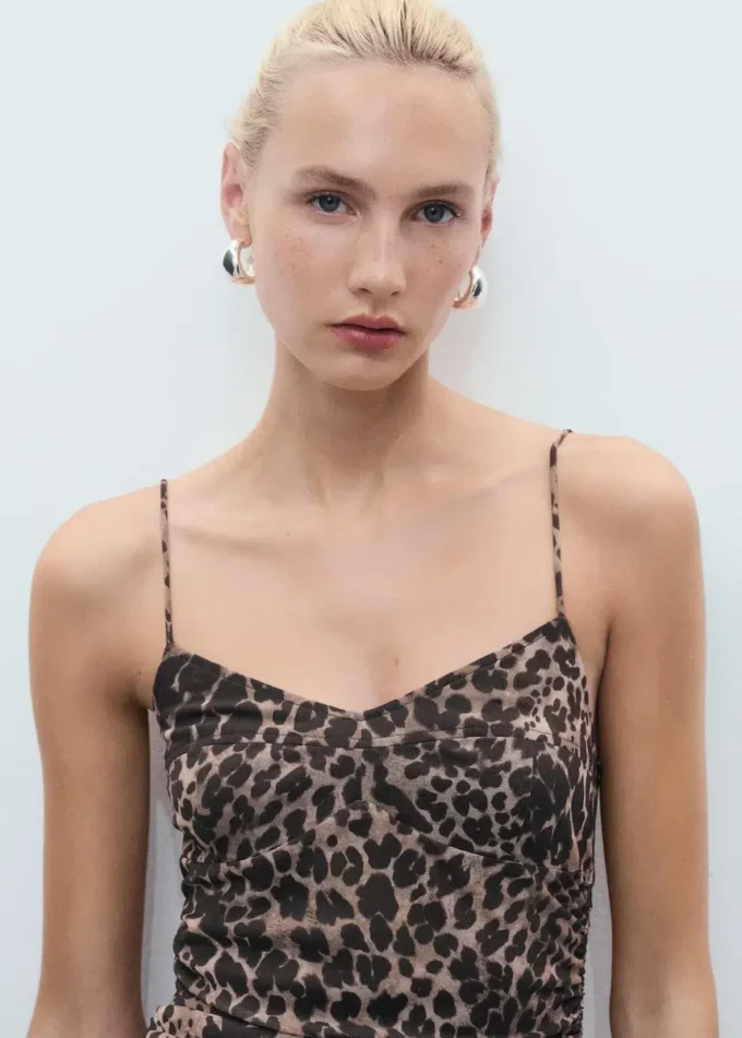 Robe midi froncée à imprimé léopard Robe midi froncée à imprimé léopard
