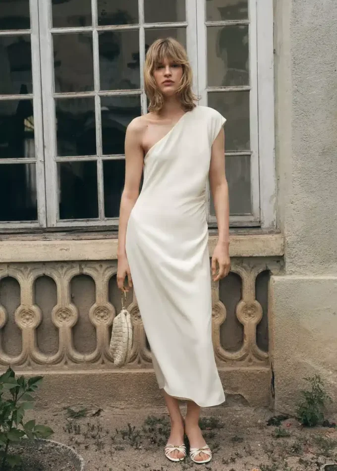 Robe plissée asymétrique Robe plissée asymétrique